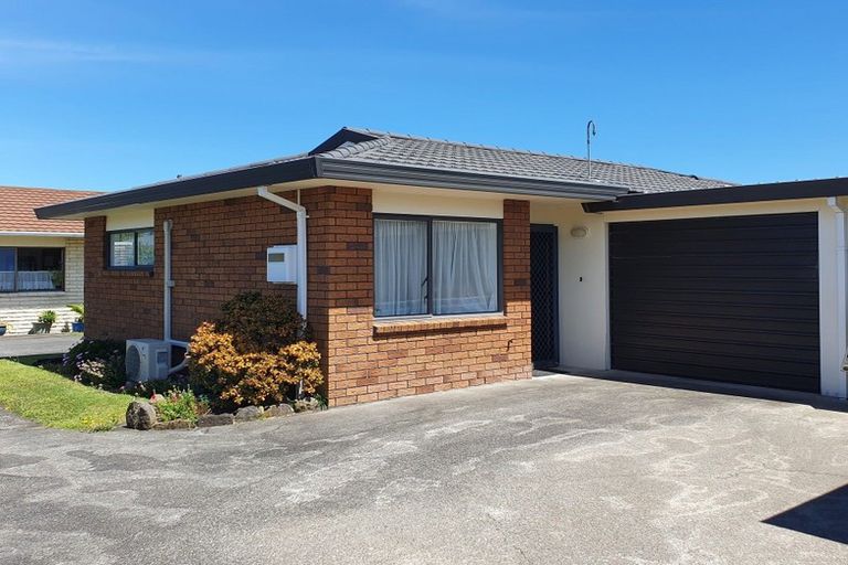 Photo of property in 2/156 Carrington Street, Lower Vogeltown, New Plymouth, 4310