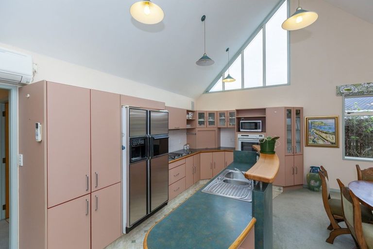 Photo of property in 18 Falla Street, Paraparaumu Beach, Paraparaumu, 5032