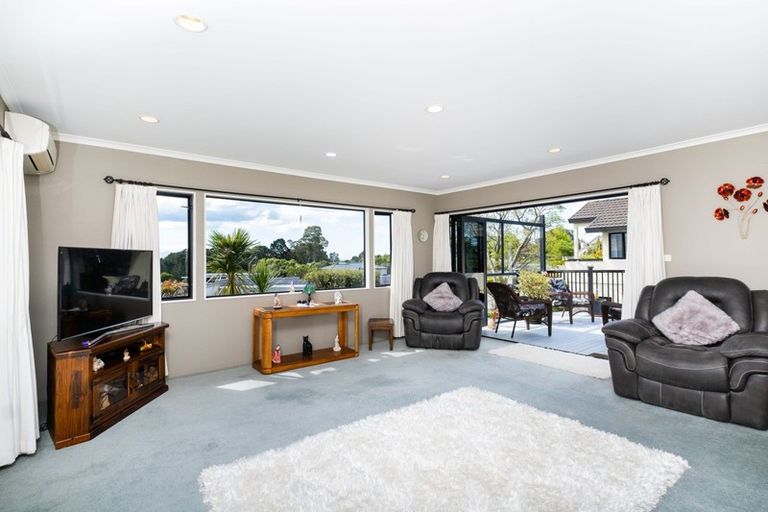 Photo of property in 2 Hikanui Place, Havelock North, 4130