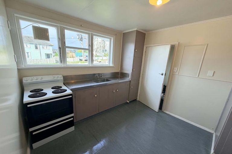 Photo of property in 3-5 York Place, Cannons Creek, Porirua, 5024