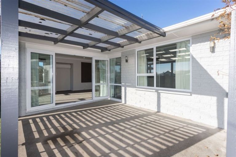 Photo of property in 25 Horton Place, Avondale, Christchurch, 8061