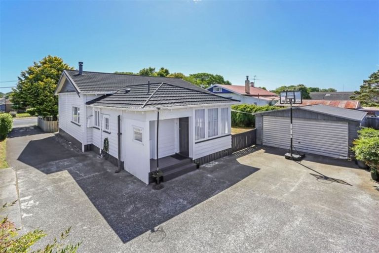 Photo of property in 95 Seddon Street, Pukekohe, 2120