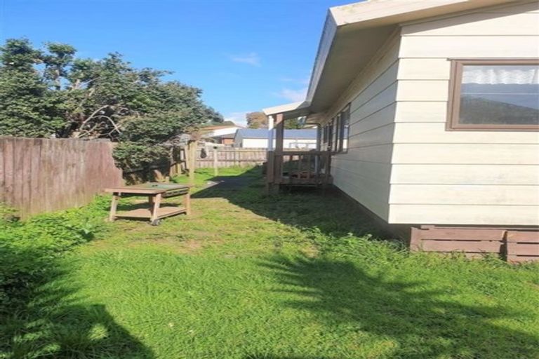 Photo of property in 1/39 Kopara Place, Clendon Park, Auckland, 2103