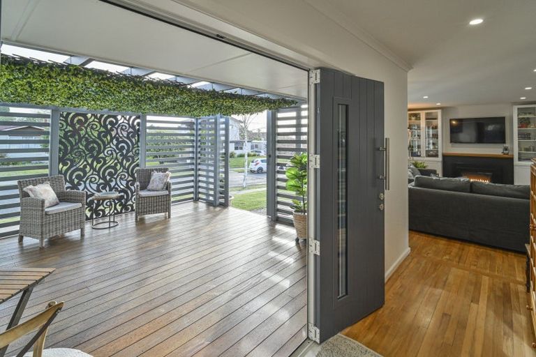 Photo of property in 3 James Cook Street, Havelock North, 4130