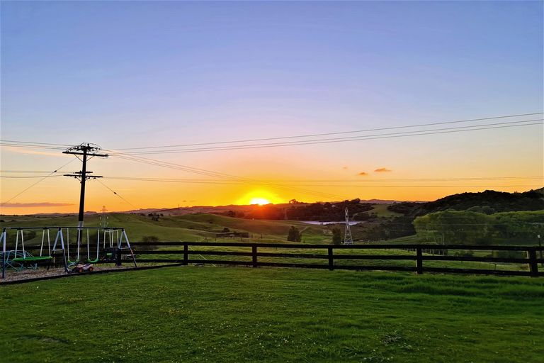 Photo of property in 9 Mountain Road, Kaiwaka, 0587