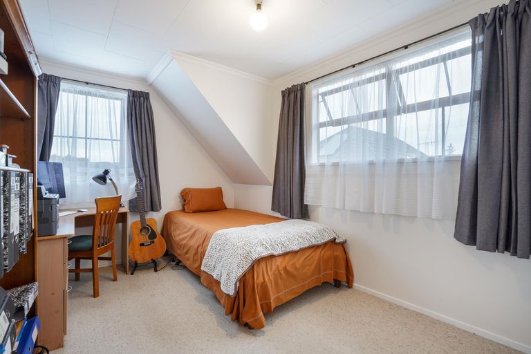 Photo of property in 6 Centennial Drive, Hokowhitu, Palmerston North, 4410