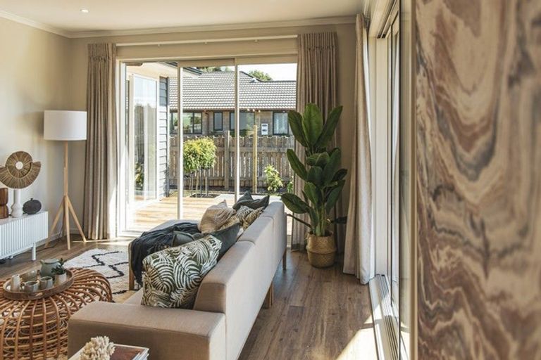 Photo of property in 20 Melandra Road, Stanmore Bay, Whangaparaoa, 0932