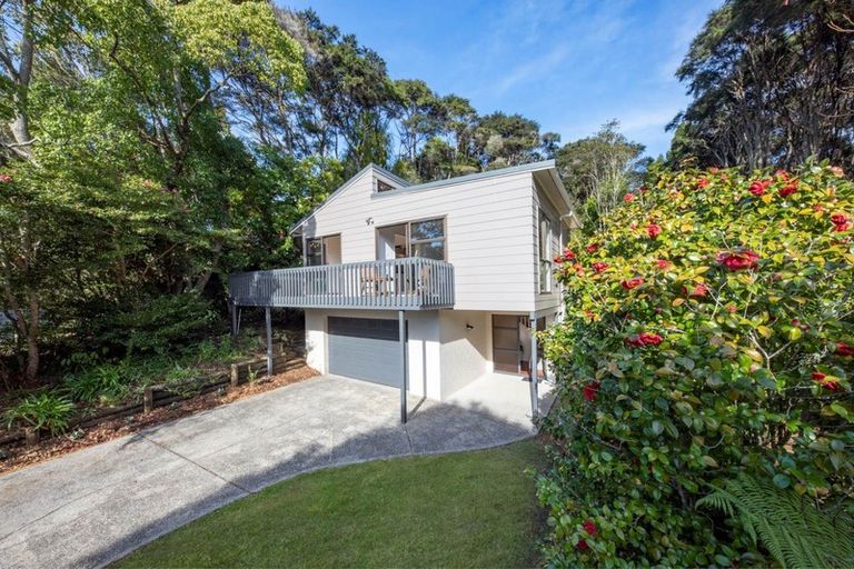 Photo of property in 43 Wirihana Road, Titirangi, Auckland, 0604