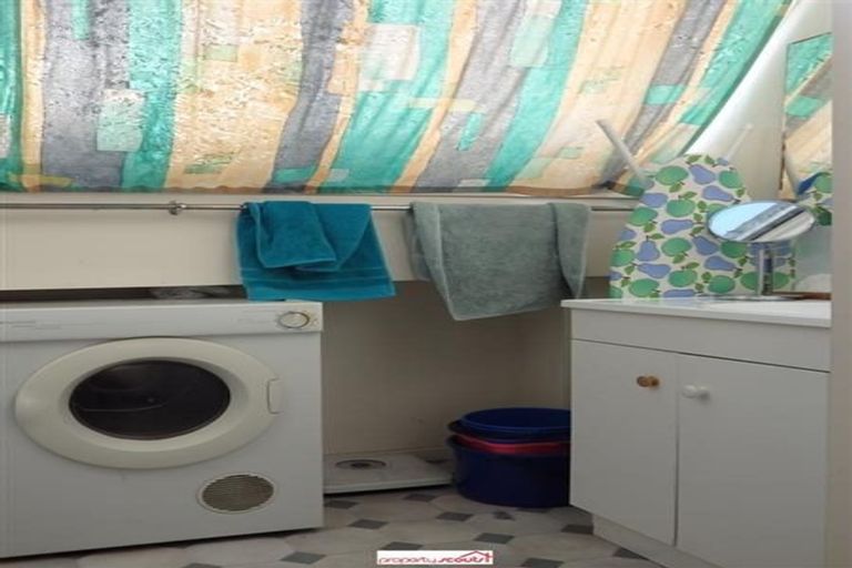 Photo of property in 8 Titan Street, North Dunedin, Dunedin, 9016