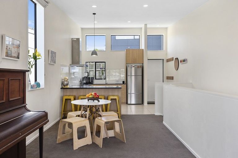 Photo of property in 7/104 Maupuia Road, Maupuia, Wellington, 6022