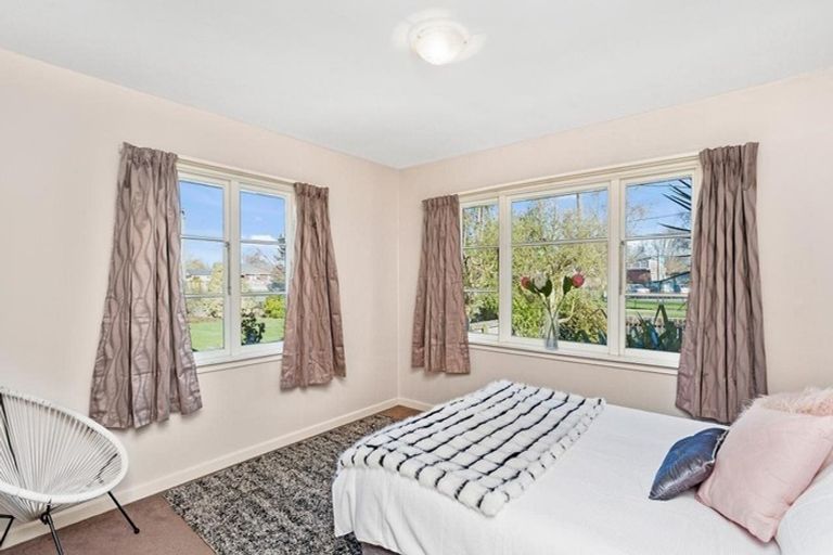 Photo of property in 2 Eglinton Street, Avondale, Christchurch, 8061