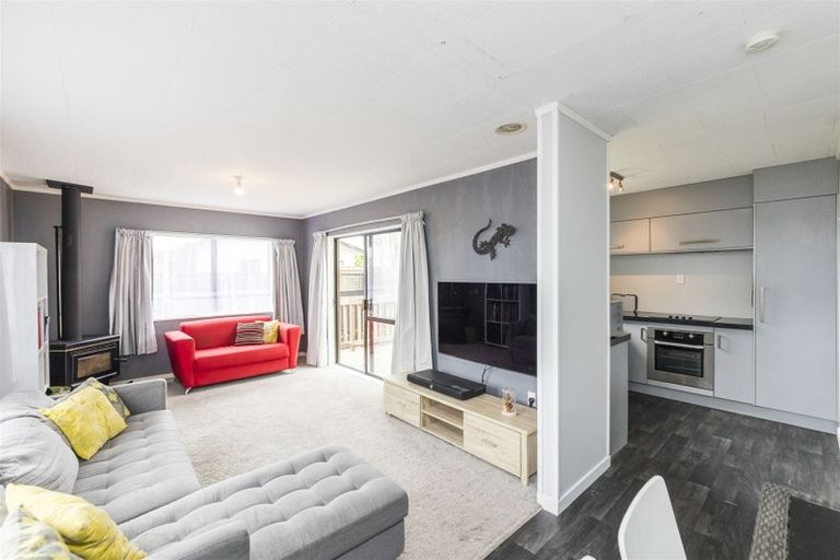 Photo of property in 3a Pluto Place, Milson, Palmerston North, 4414