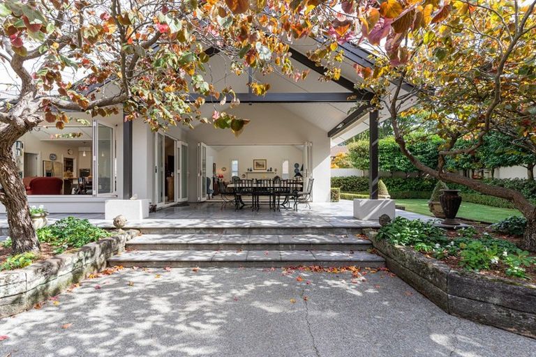 Photo of property in 3 Caccia Birch Lane, Hokowhitu, Palmerston North, 4410