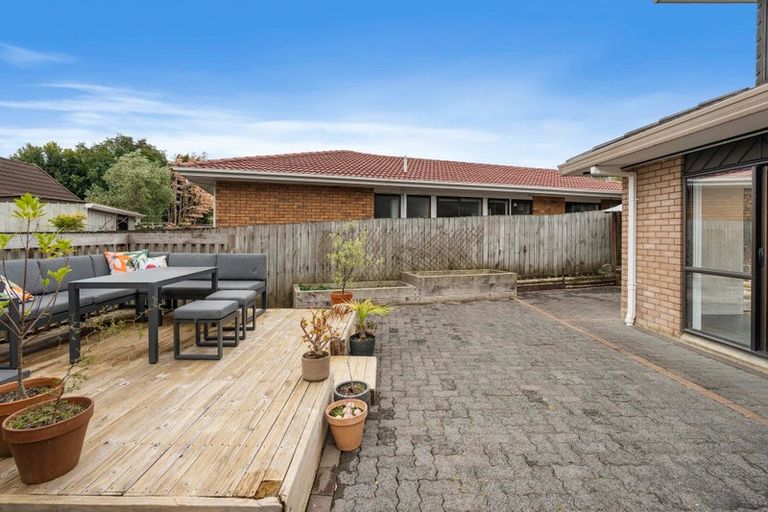 Photo of property in 1 Lexington Drive, Botany Downs, Auckland, 2010