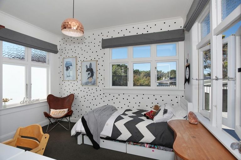 Photo of property in 21 Signal Street, Foxton Beach, Foxton, 4815