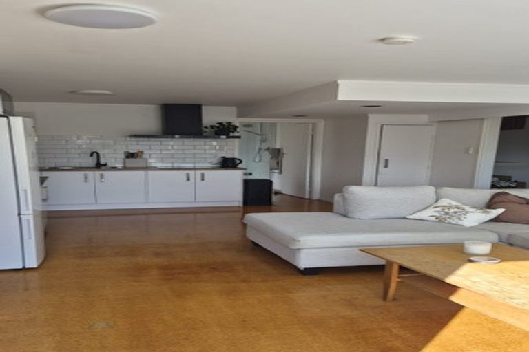 Photo of property in 5 Madison Place, Forrest Hill, Auckland, 0620