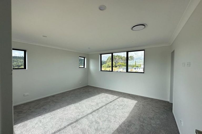 Photo of property in 27 Raymond Grace Avenue, Huapai, Kumeu, 0810