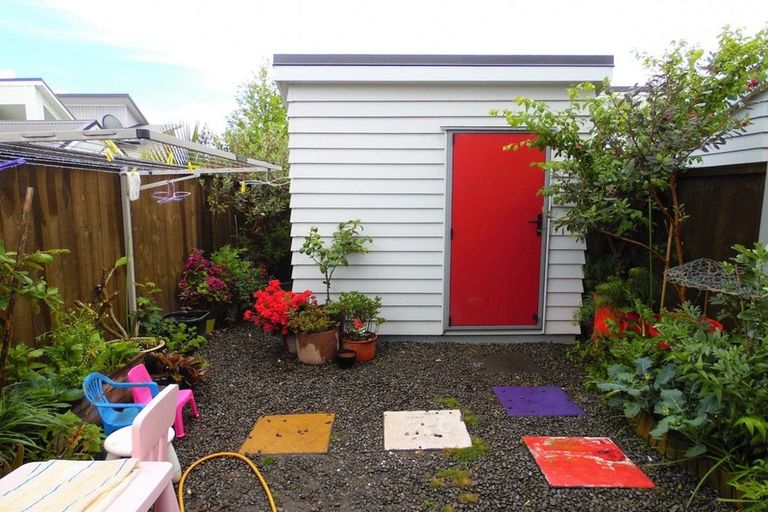Photo of property in 22 Liquidambar Drive, Hobsonville, Auckland, 0616