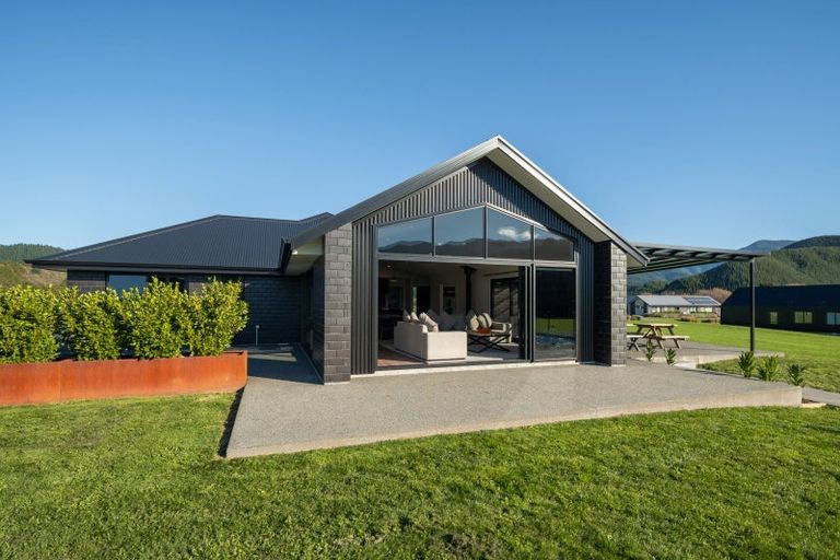 Photo of property in Koromiko Airpark, 4 Sirocco Place, Koromiko, Blenheim, 7273