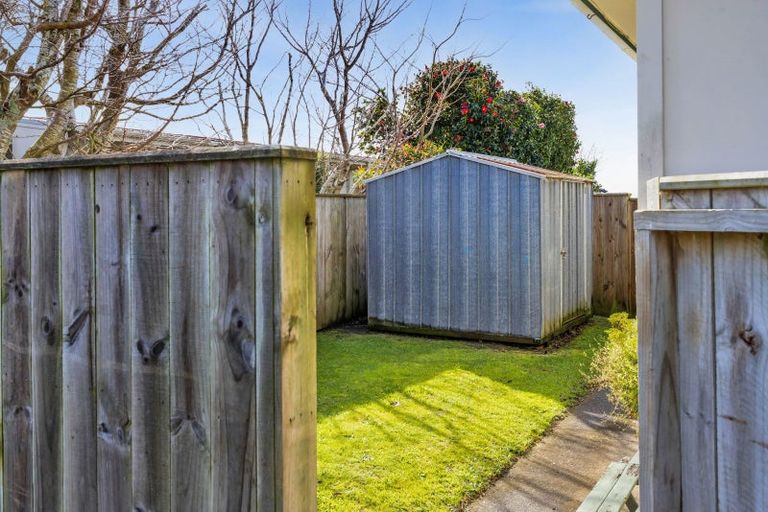 Photo of property in 10 Aubrey Street, New Plymouth, 4310