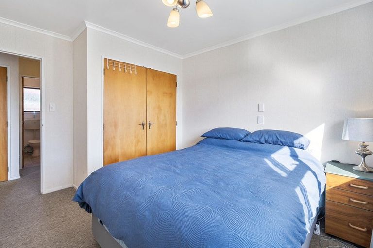 Photo of property in 55b Chatsworth Place, Highbury, Palmerston North, 4412