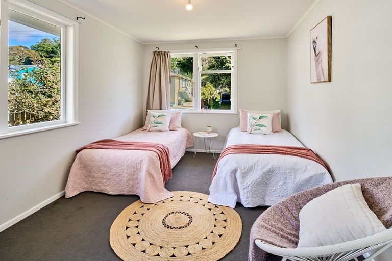 Photo of property in 198 Sievers Grove, Cannons Creek, Porirua, 5024