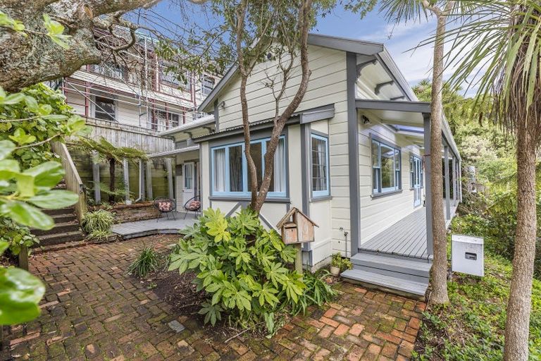Photo of property in 1 Levina Avenue, Aro Valley, Wellington, 6021