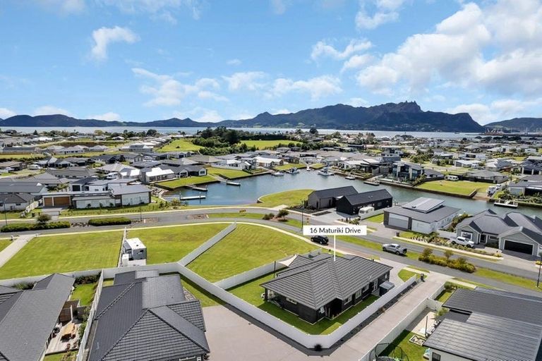 Photo of property in 16 Maturiki Drive, One Tree Point, 0118