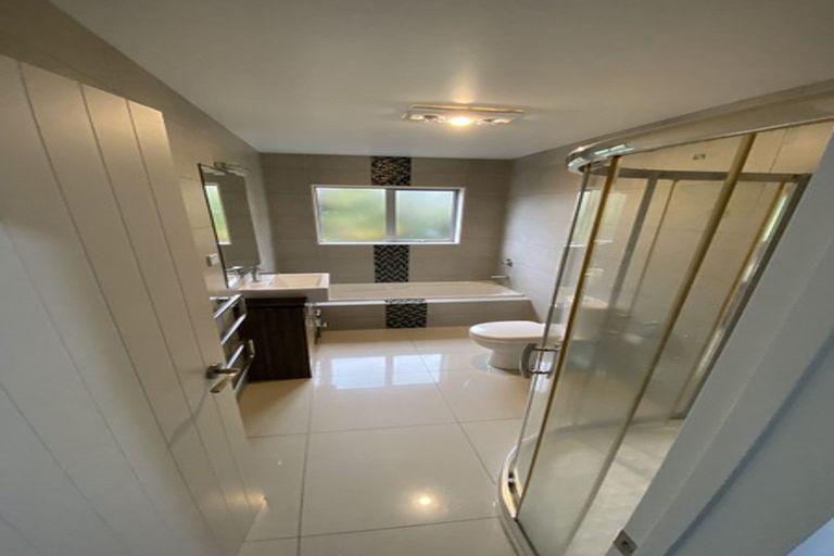 Photo of property in 41c Redoubt Road, Goodwood Heights, Auckland, 2105