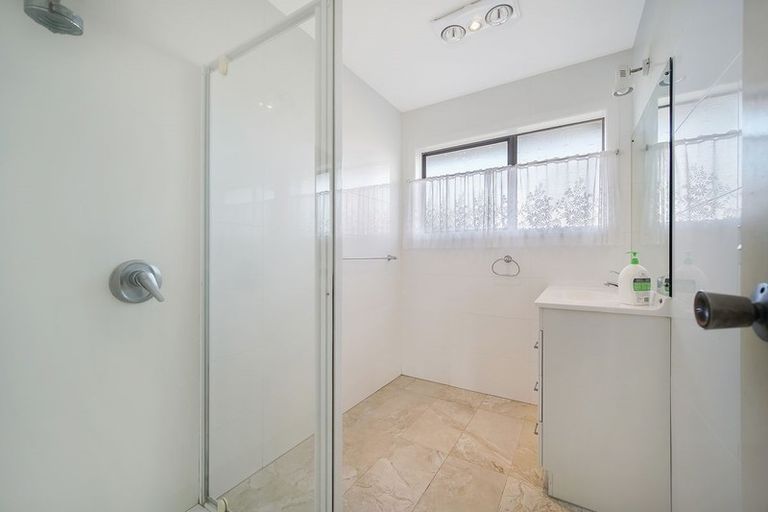 Photo of property in 1 Hedge Row, Sunnyhills, Auckland, 2010