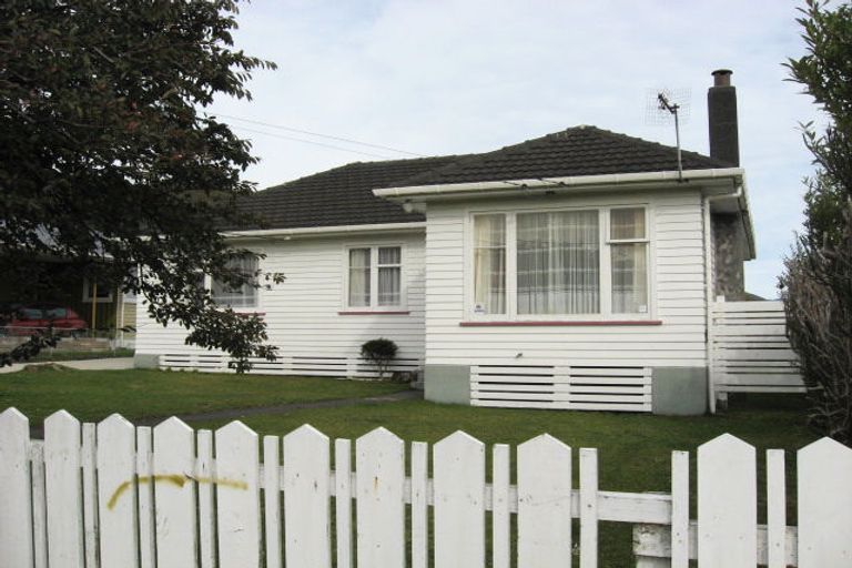 Photo of property in 37 Russell Road, Wainuiomata, Lower Hutt, 5014