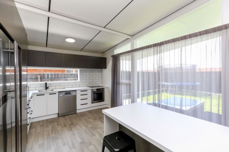 Photo of property in 24 Tukapa Street, Westown, New Plymouth, 4310