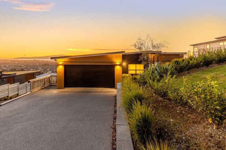 Photo of property in 82 Kotare Street, Waikanae, 5036
