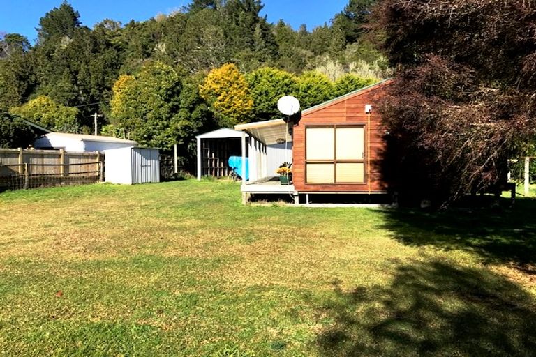 Photo of property in 22 Aoturoa Avenue, Rotoiti Forest, Rotorua, 3074