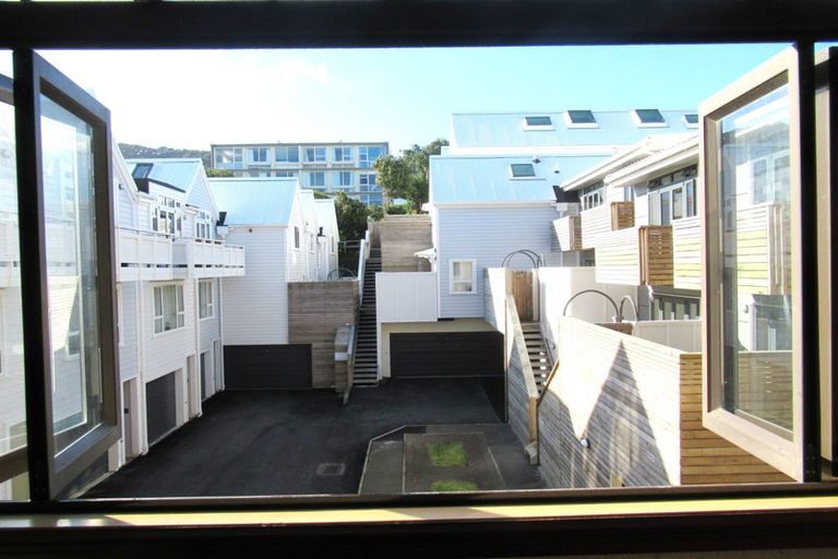 Photo of property in Pirie Street Townhouses, 28/35 Pirie Street, Mount Victoria, Wellington, 6011