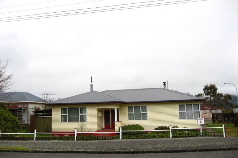 Photo of property in 4 Smith Street, Reefton, 7830