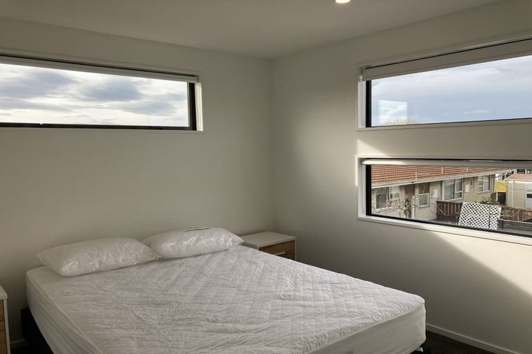 Photo of property in 52a Picton Avenue, Riccarton, Christchurch, 8011