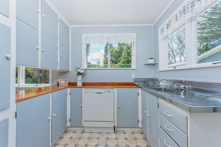 Photo of property in 40 Lowtherhurst Road, Massey, Auckland, 0614