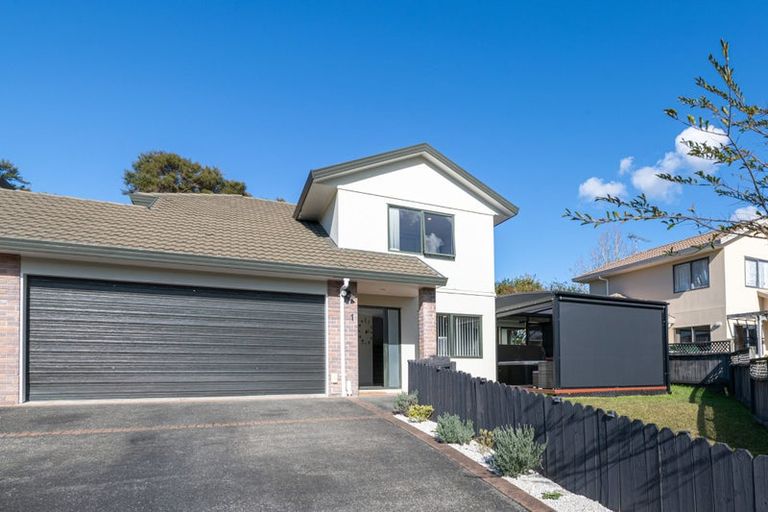 Photo of property in 1/27 Roanoke Way, Albany, Auckland, 0632