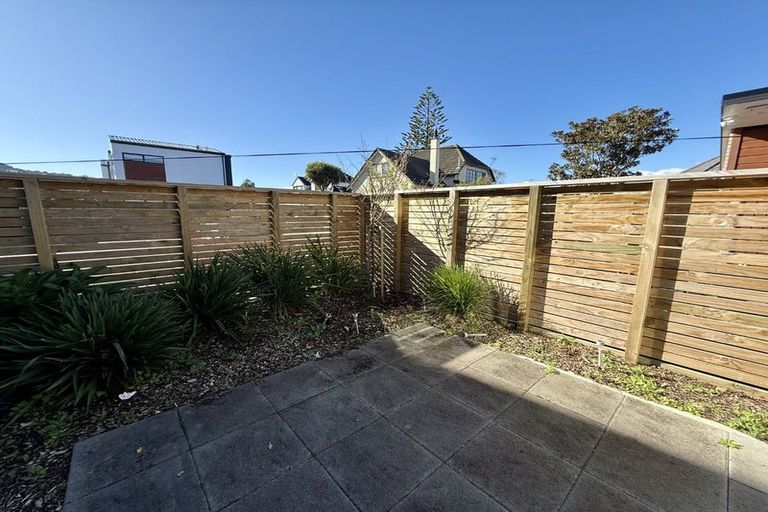 Photo of property in 9/564 High Street, Boulcott, Lower Hutt, 5010
