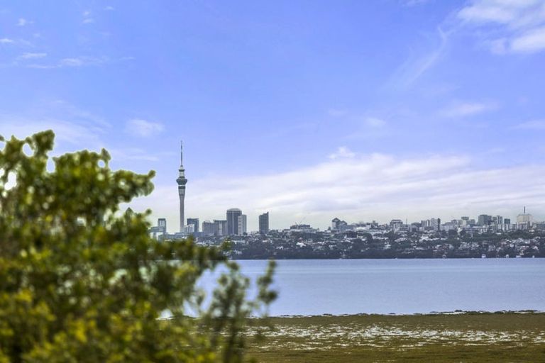 Photo of property in 17a Constable Lane, West Harbour, Auckland, 0618