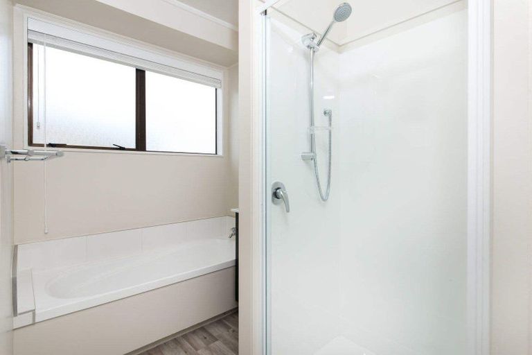 Photo of property in 1/229 Waitemata Drive, Ranui, Auckland, 0612