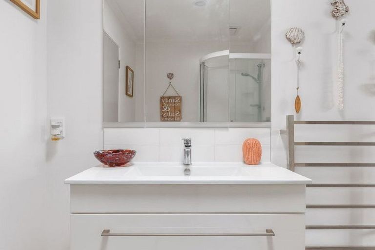 Photo of property in Waterview Estate, 8/4 Greystone Place, Omokoroa, 3114