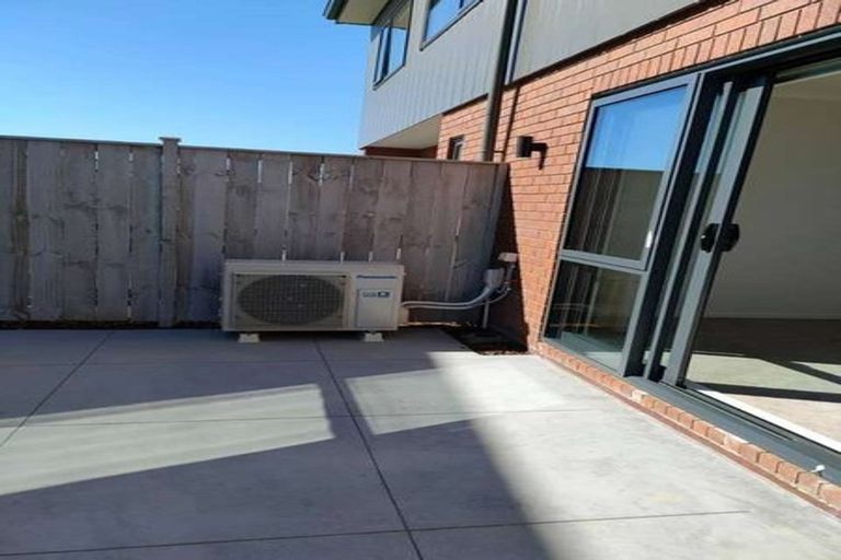 Photo of property in 52 Gosper Road, Takanini, 2112