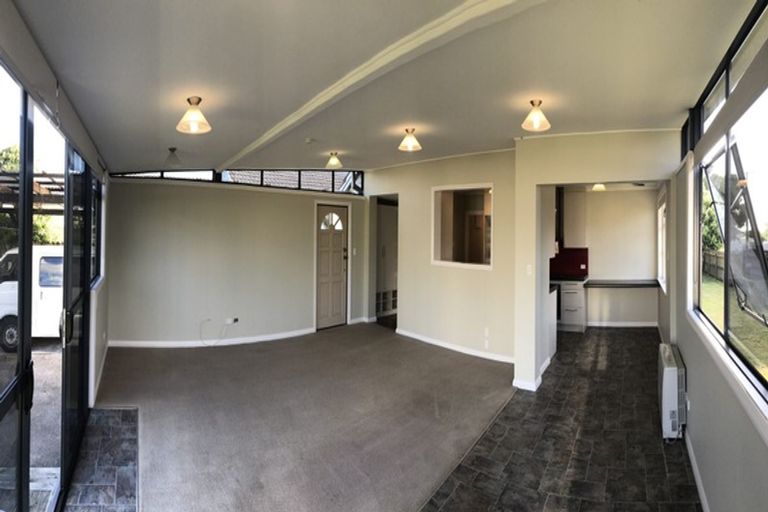 Photo of property in 8 Arimu Road, Papakura, 2110