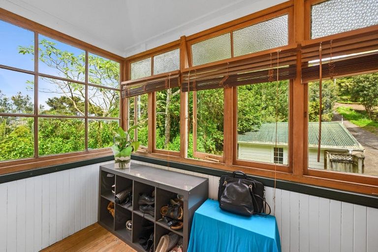 Photo of property in 10 Limmer Place, Browns Bay, Auckland, 0632