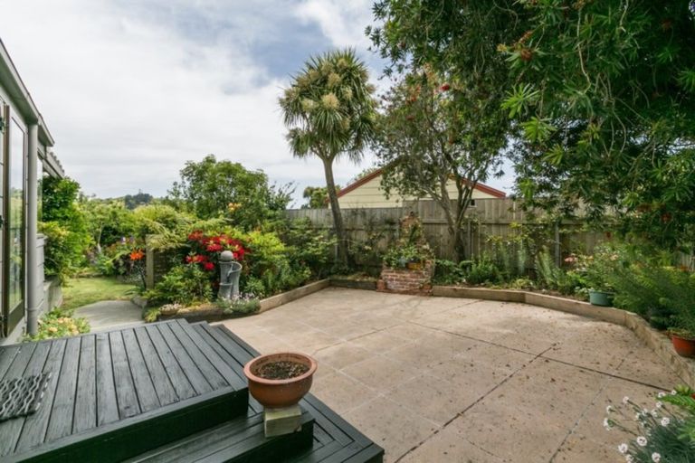 Photo of property in 70 Le Quesne Road, Bay View, Napier, 4104
