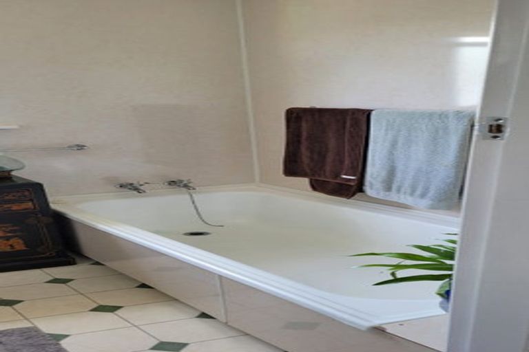 Photo of property in 7 Margaret Place, Merrilands, New Plymouth, 4312