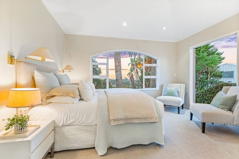 Photo of property in 107 Onewa Road, Northcote, Auckland, 0627