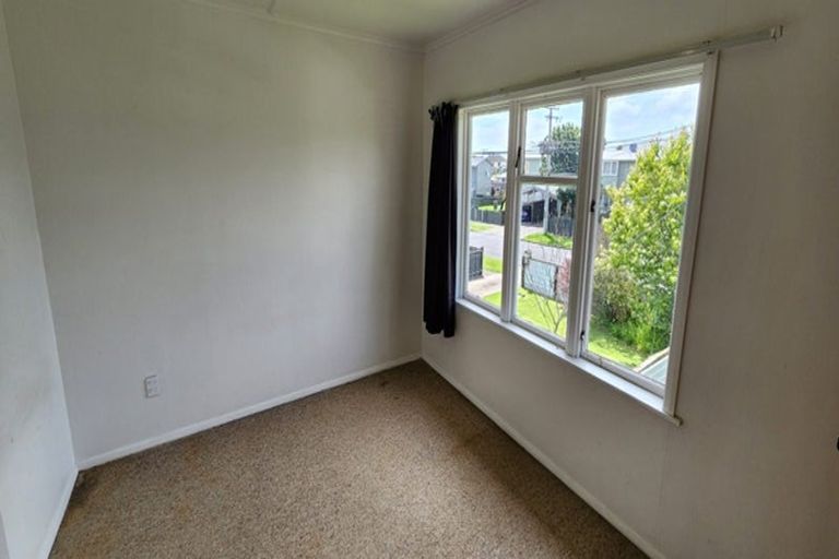 Photo of property in 7 Cook Street, Marfell, New Plymouth, 4310